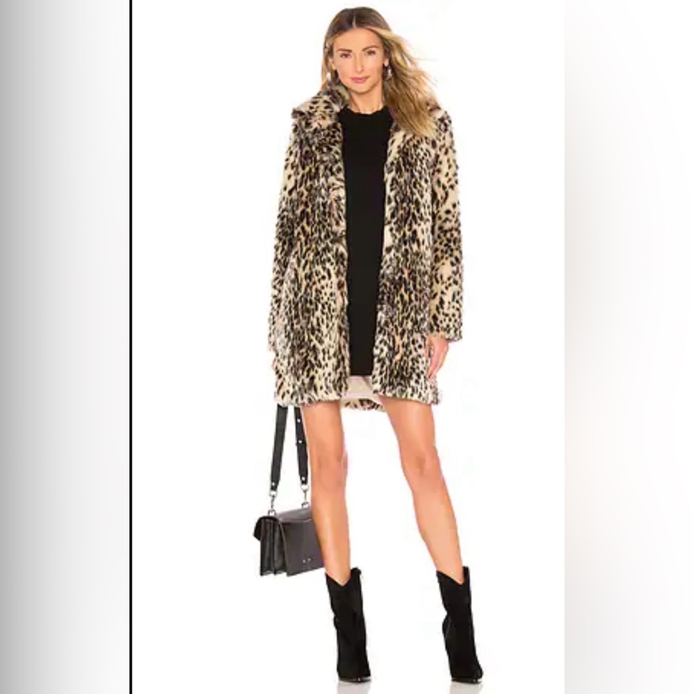 Cupcakes and cashmere Faux Fur Coat Size xs